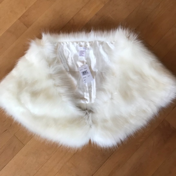 white fur shoulder wrap